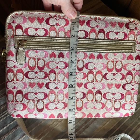 Coach’s Valentine C Pattern Tablet Bag; GUC - Picture 4 of 14